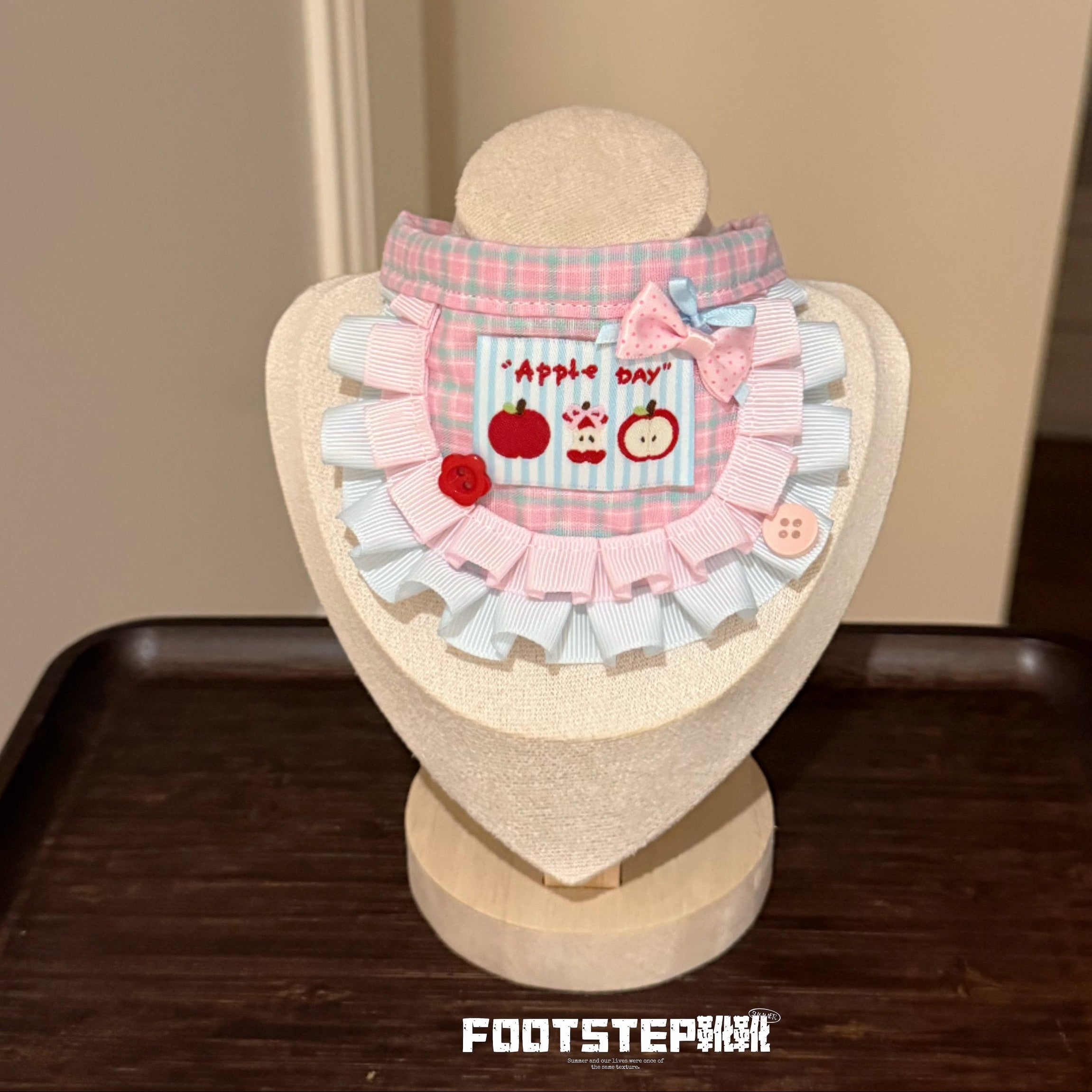FOOTSTEP - Cute Apple Print Ruffle Pet Bib Bandana Pet Bibs FOOTSTEP