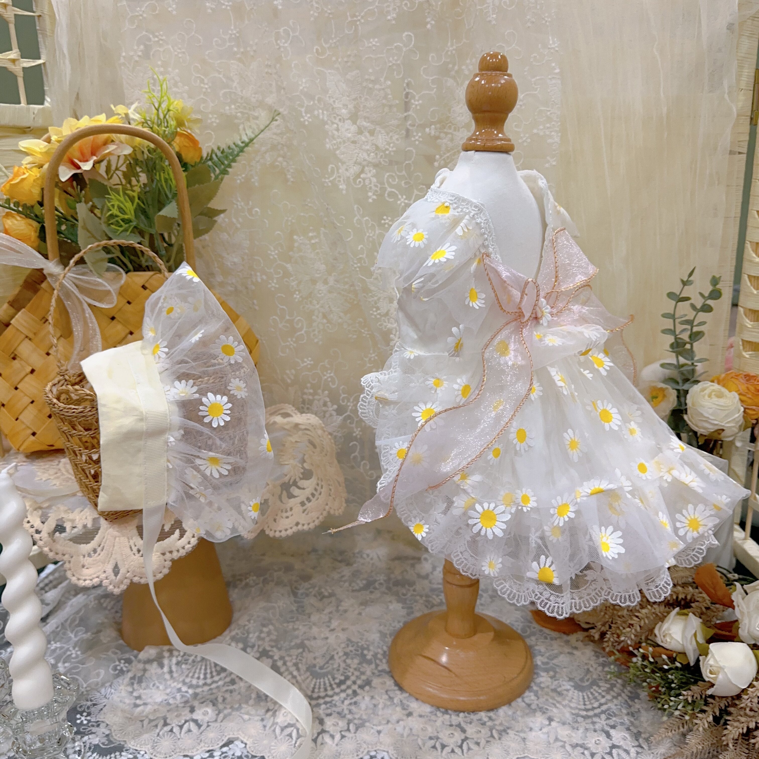 Amya - White Daisy Lolita Pet Dress Pet Dress Amya