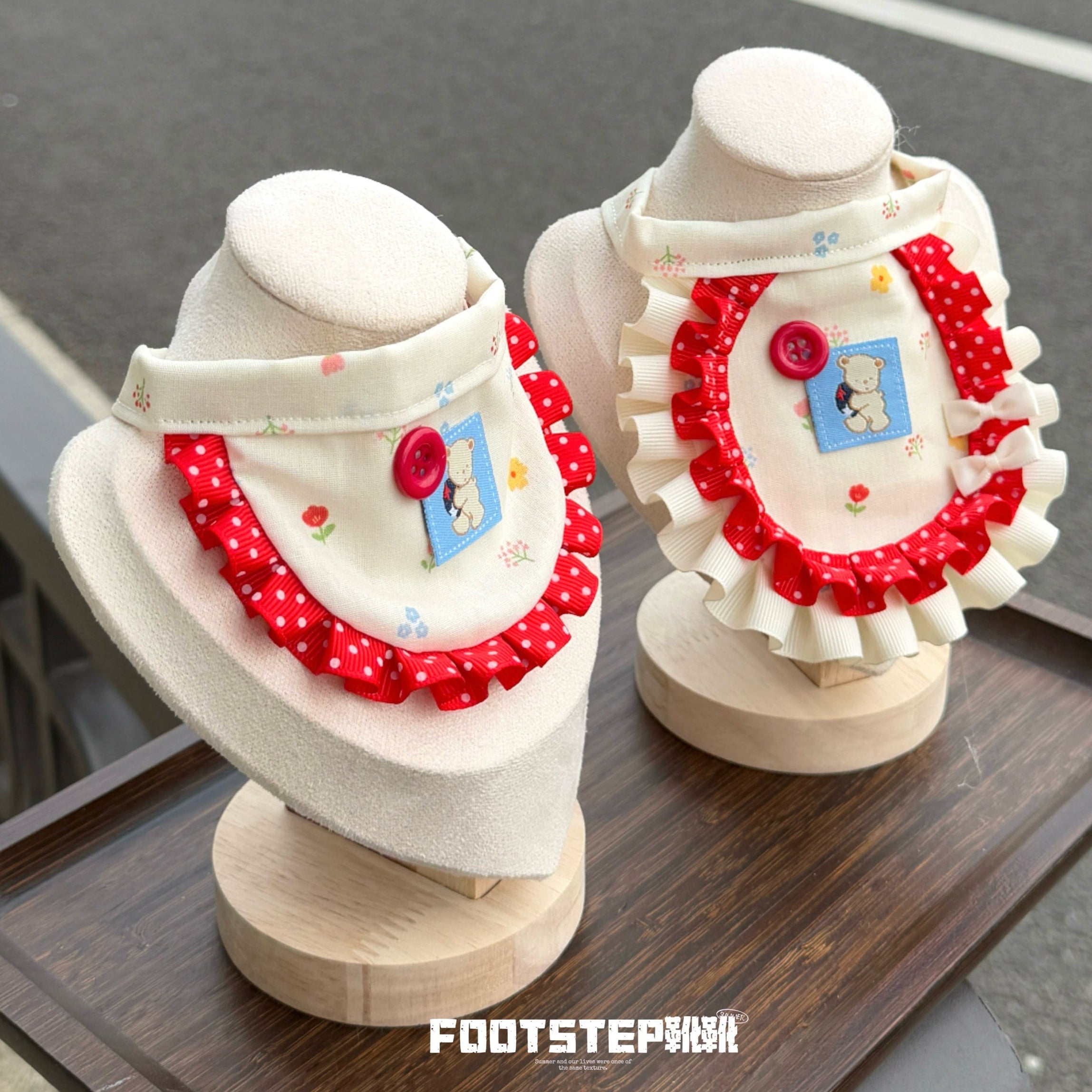 FOOTSTEP - Tomato Bear Two Styles Pet Bib Pet Bibs FOOTSTEP