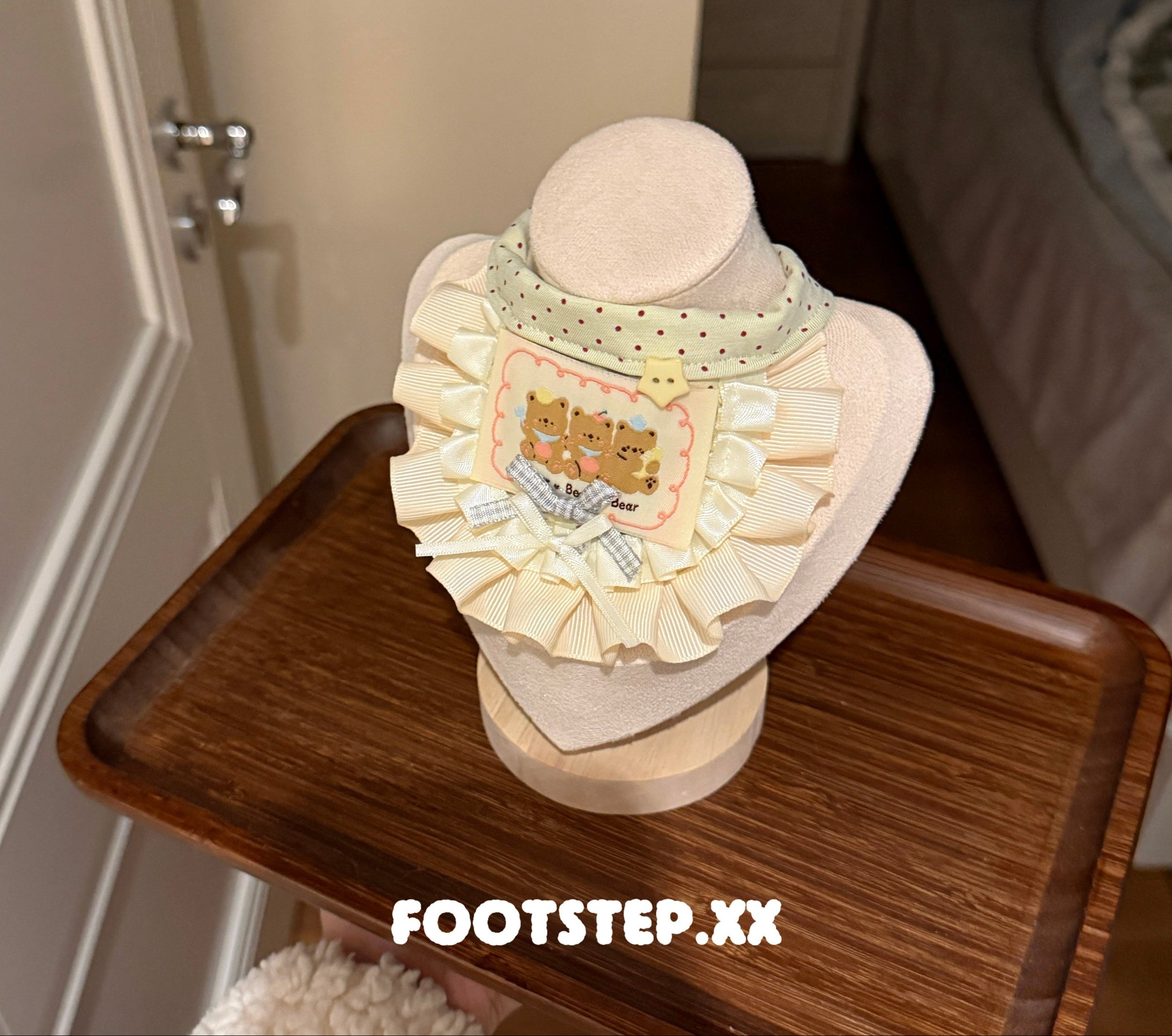 FOOTSTEP - Roll Heart Bear Double Ruffle Pet Bib Pet Bibs FOOTSTEP