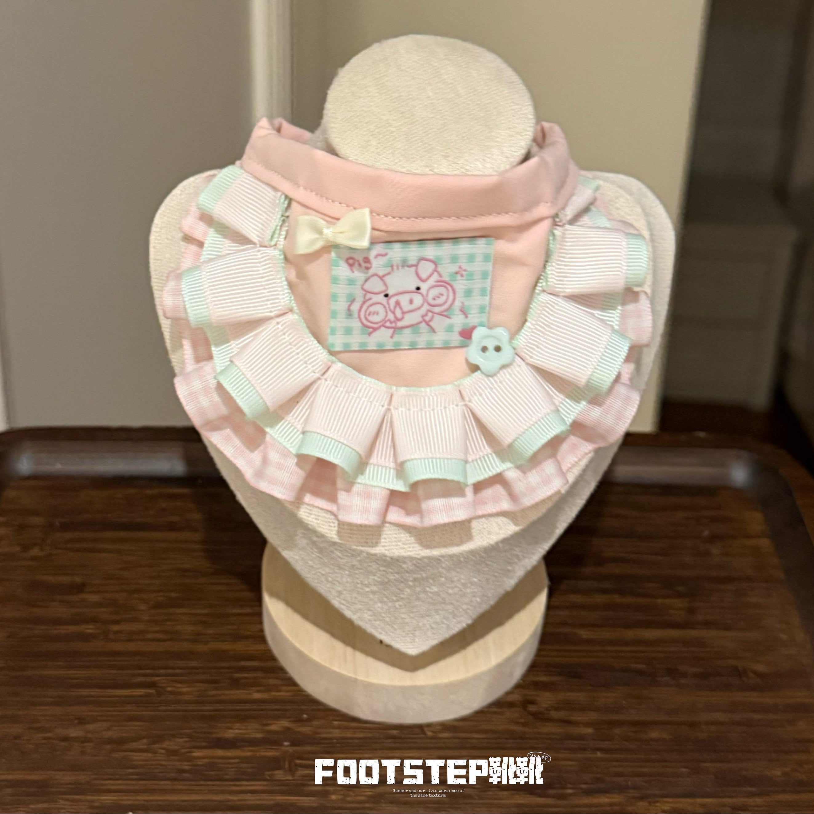 FOOTSTEP - Pink Pig Double Ruffle Pet Bib Pet Bibs FOOTSTEP